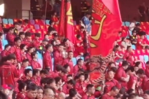 开云登录入口-现场氛围感拉满！国足主场赛前播放歌曲《我是如此相信》