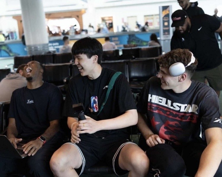 开云登录入口-开拓者双塔体系存疑 杨瀚森或面临攻守失衡挑战