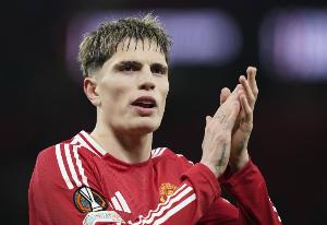 记者：卖出恩昆库后，切尔西预计将推进加纳乔的转会