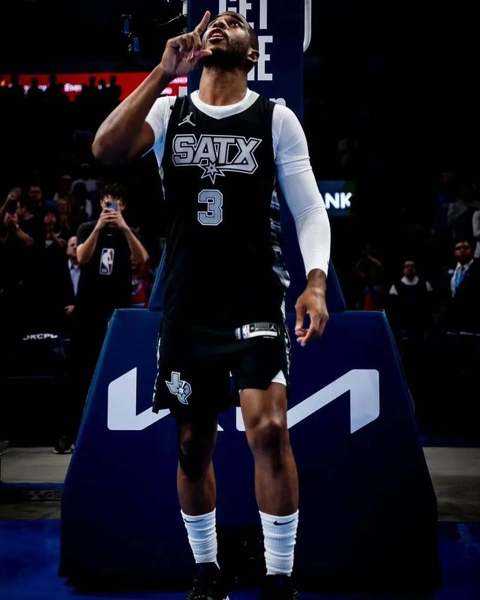 爱他或恨他，都只剩最后一年了